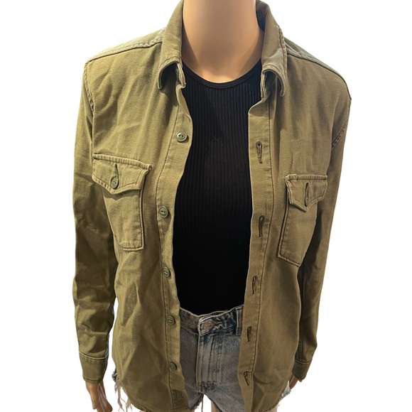 Adorable military style button down - Picture 9 of 10